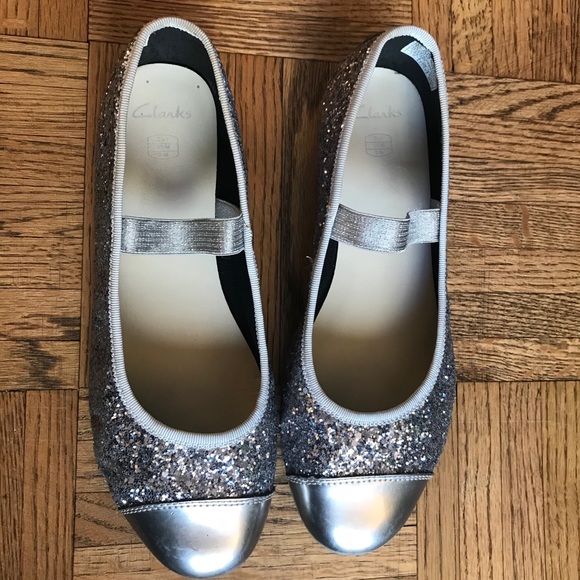clarks silver dress shoes